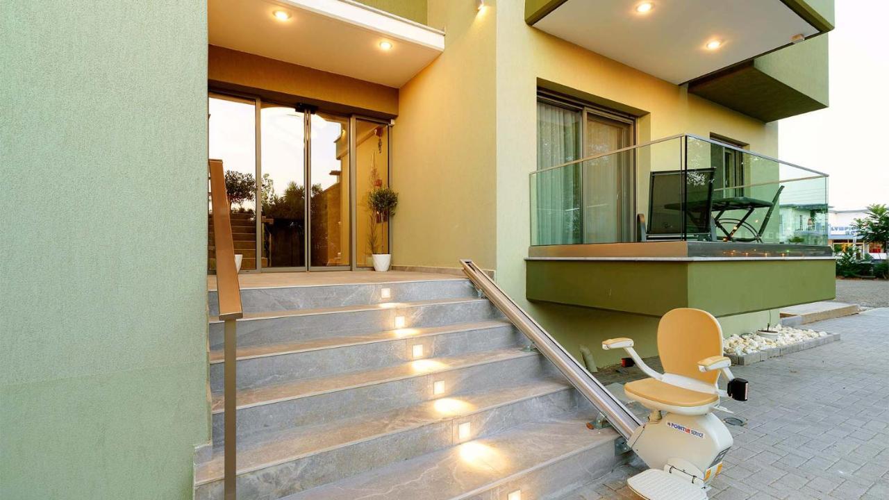 Estelle Family Luxury Apartments & Suites Gerakini Bagian luar foto
