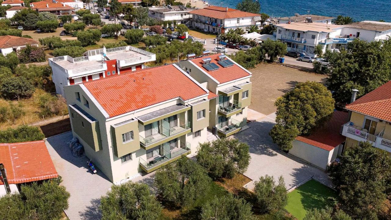 Estelle Family Luxury Apartments & Suites Gerakini Bagian luar foto