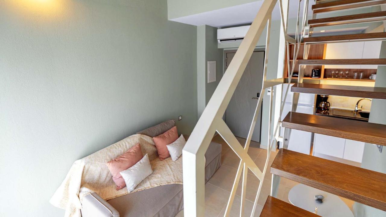 Estelle Family Luxury Apartments & Suites Gerakini Bagian luar foto