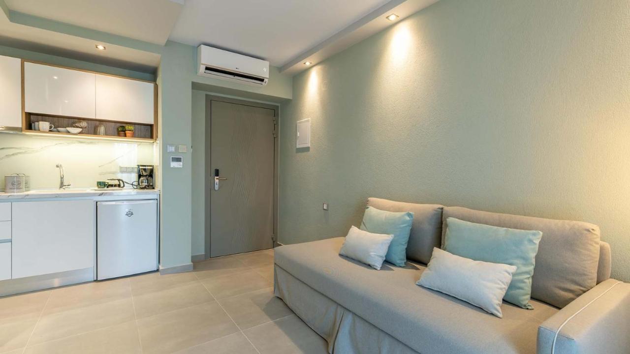 Estelle Family Luxury Apartments & Suites Gerakini Bagian luar foto