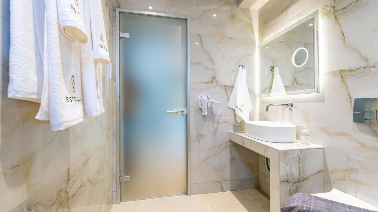 Estelle Family Luxury Apartments & Suites Gerakini Bagian luar foto