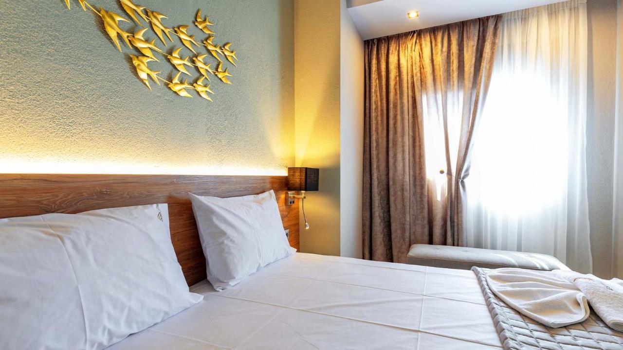Estelle Family Luxury Apartments & Suites Gerakini Bagian luar foto